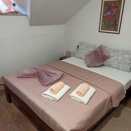 Apartmani Leptir Rakovica Luaran gambar