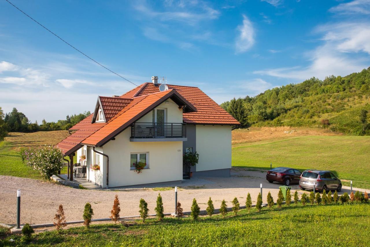 Apartmani Leptir Rakovica Luaran gambar