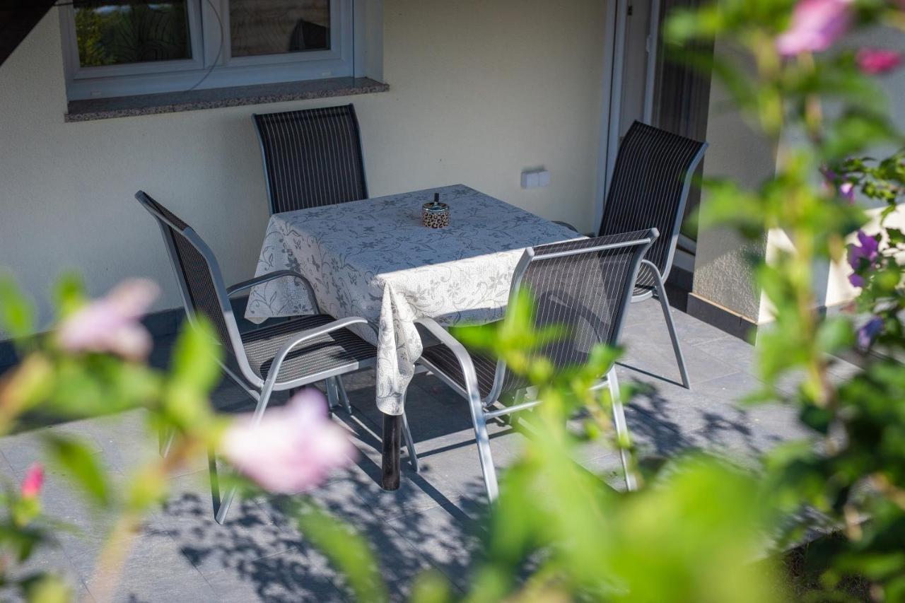 Apartmani Leptir Rakovica Luaran gambar