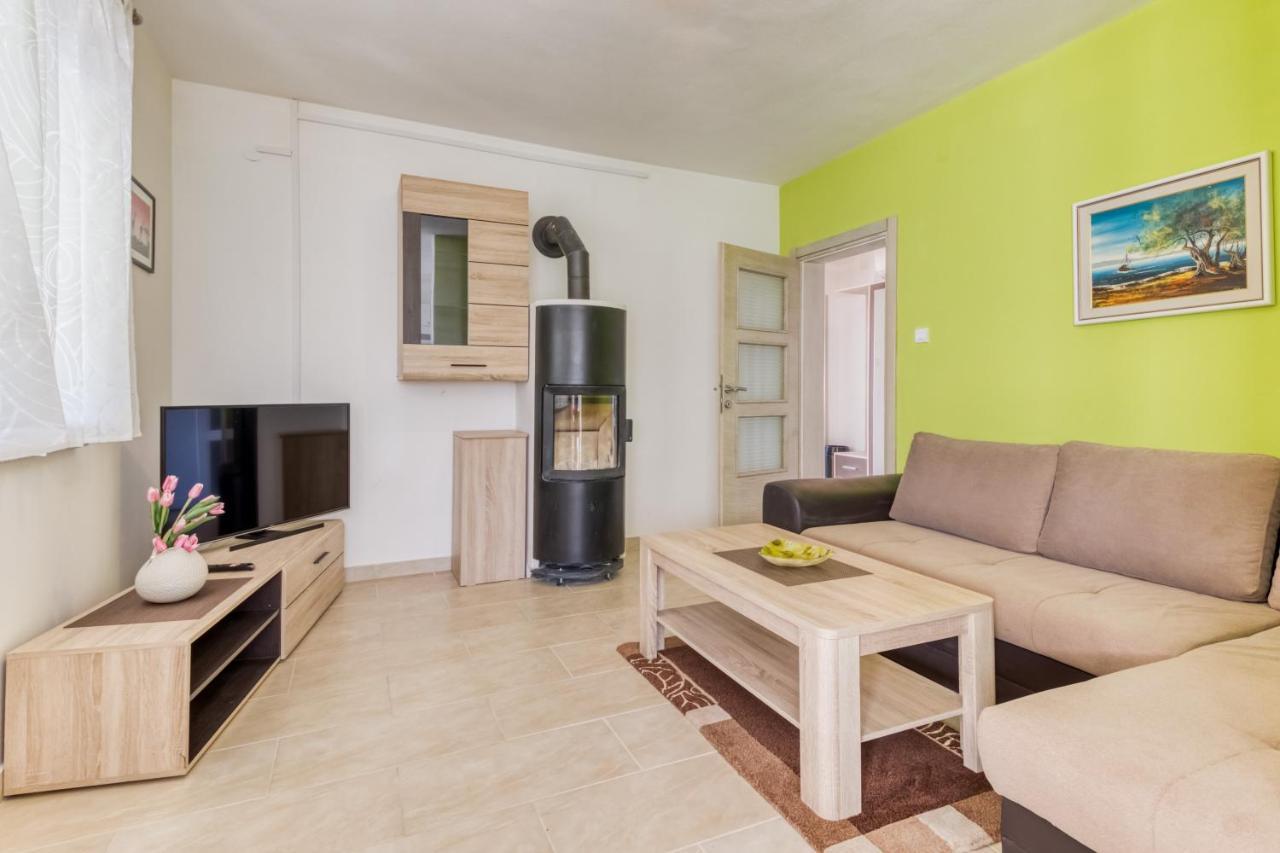 Apartmani Leptir Rakovica Luaran gambar