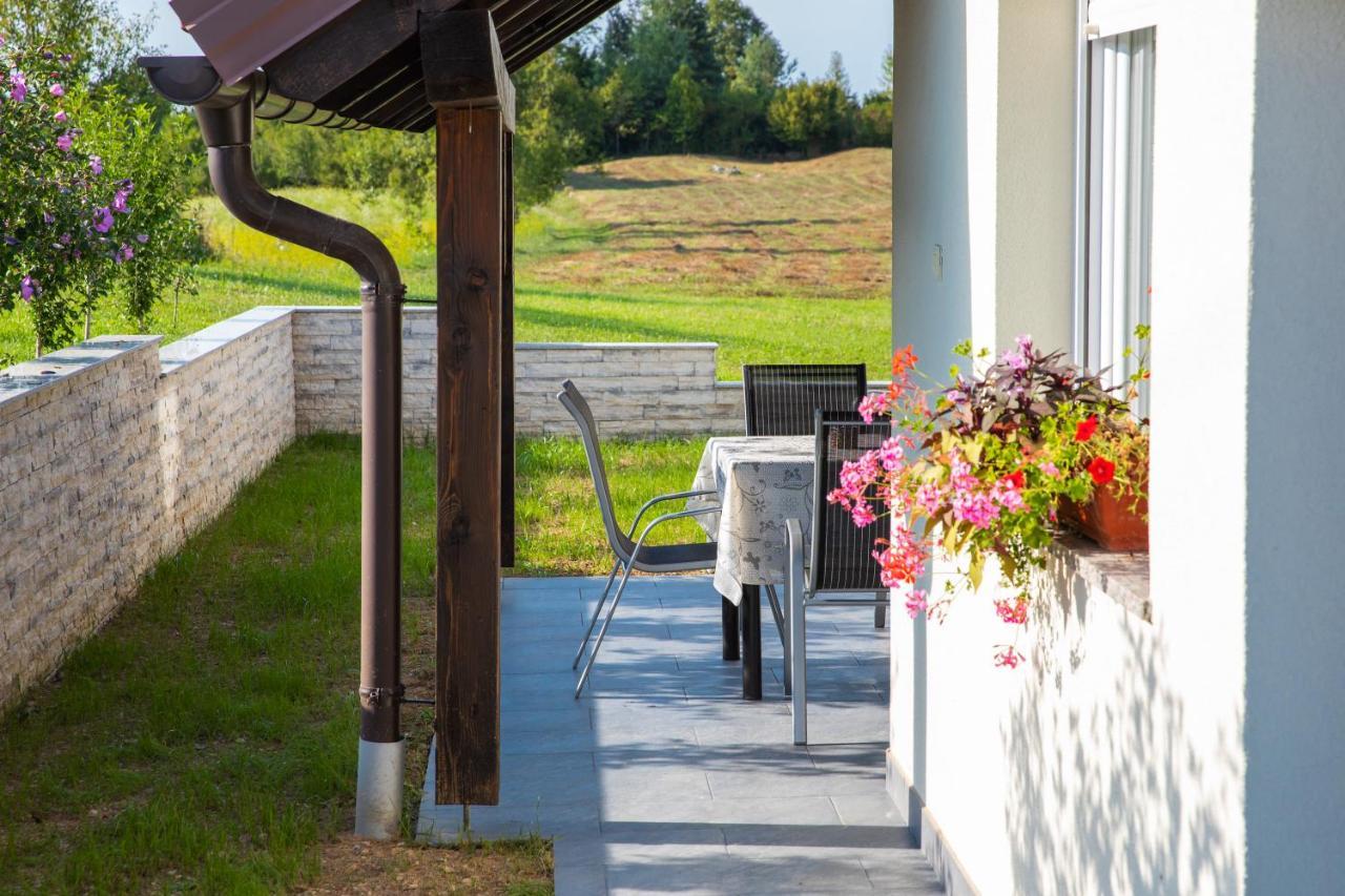 Apartmani Leptir Rakovica Luaran gambar