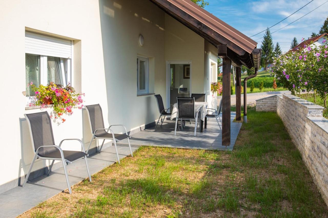 Apartmani Leptir Rakovica Luaran gambar