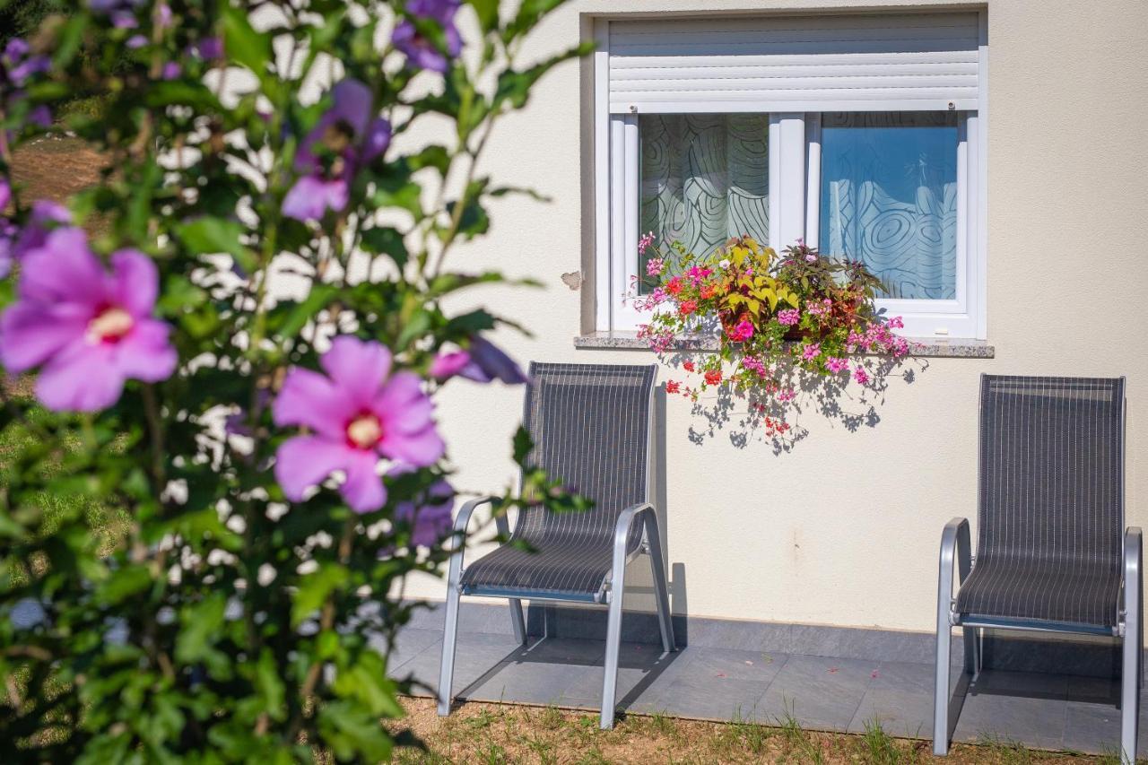 Apartmani Leptir Rakovica Luaran gambar
