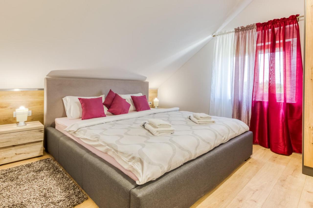 Apartmani Leptir Rakovica Luaran gambar