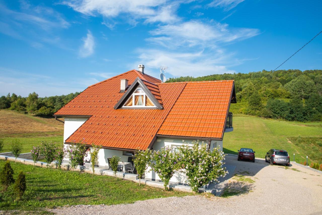 Apartmani Leptir Rakovica Luaran gambar