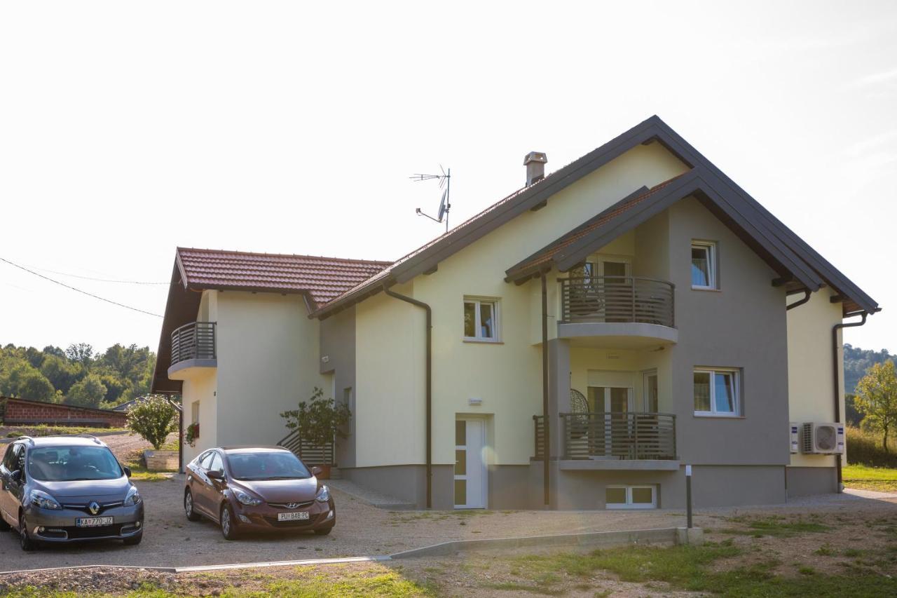 Apartmani Leptir Rakovica Luaran gambar