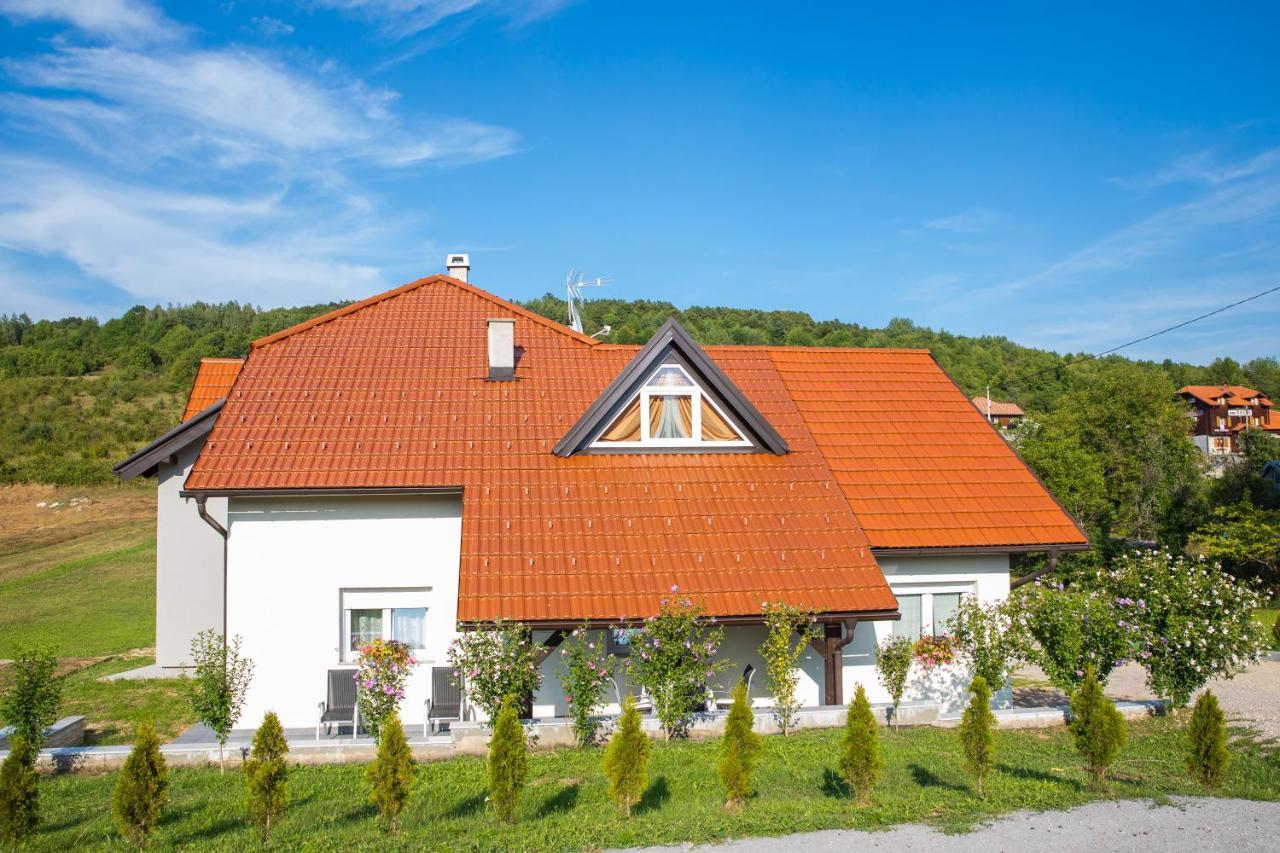 Apartmani Leptir Rakovica Luaran gambar