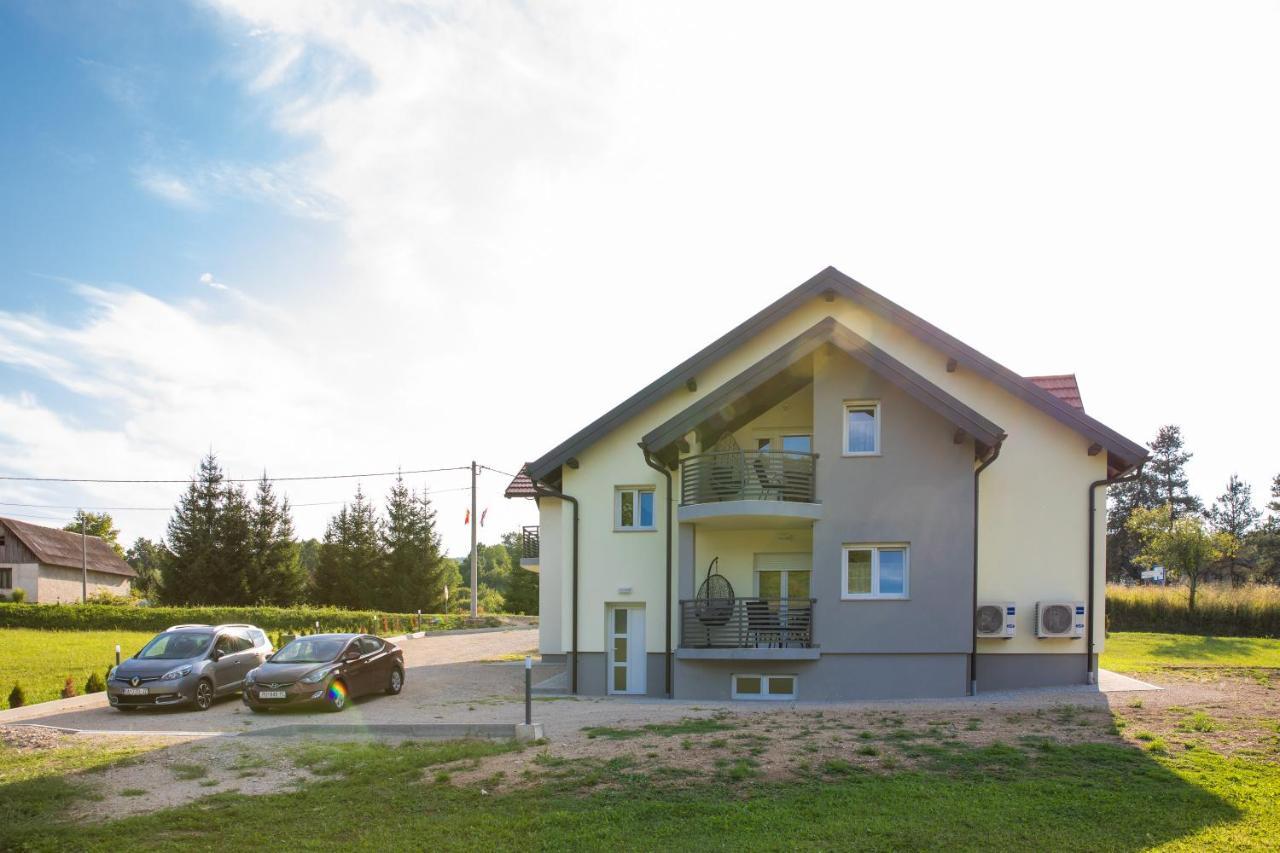 Apartmani Leptir Rakovica Luaran gambar