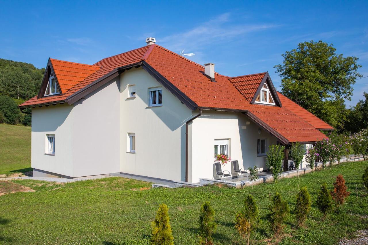 Apartmani Leptir Rakovica Luaran gambar