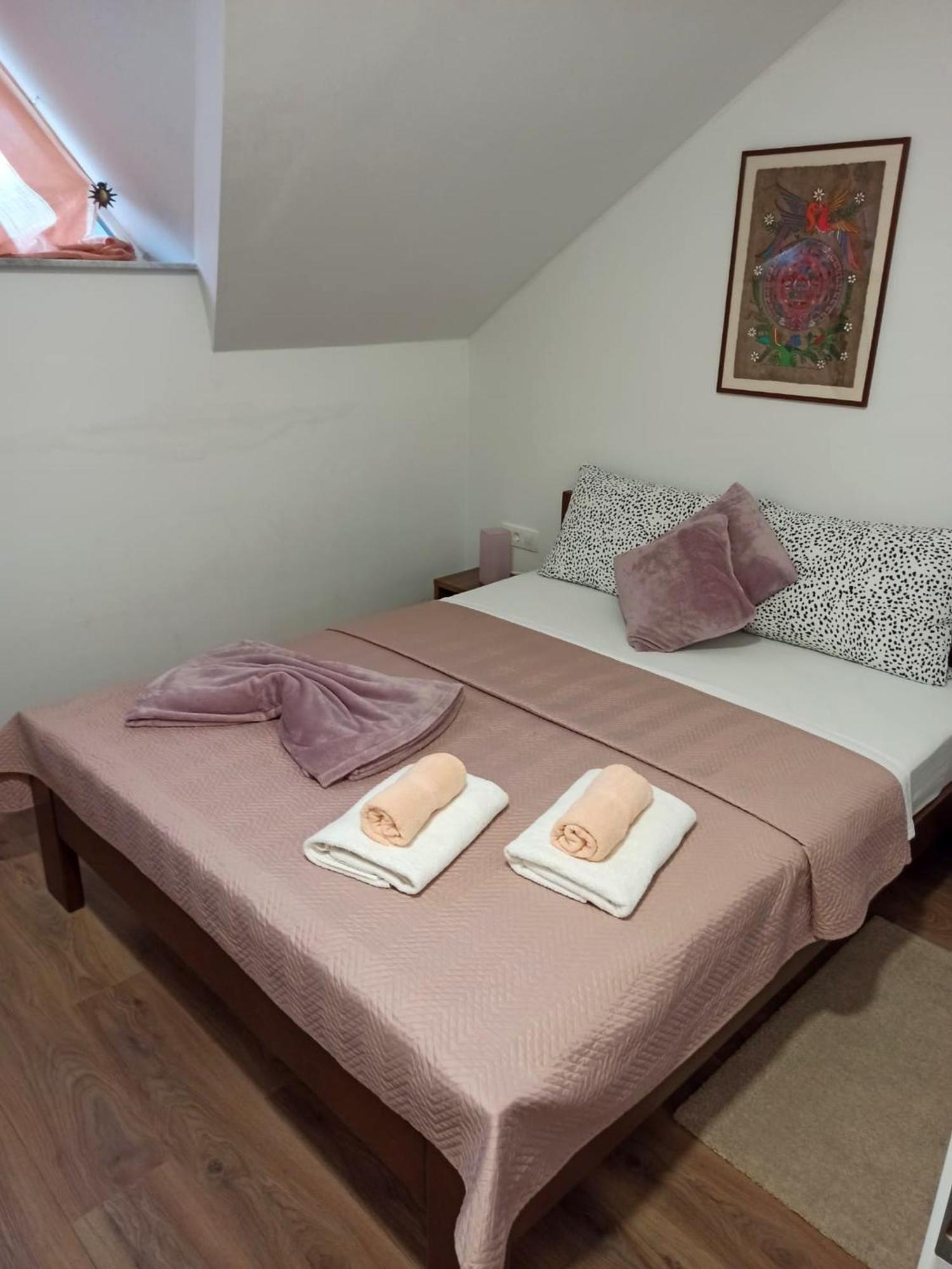 Apartmani Leptir Rakovica Luaran gambar