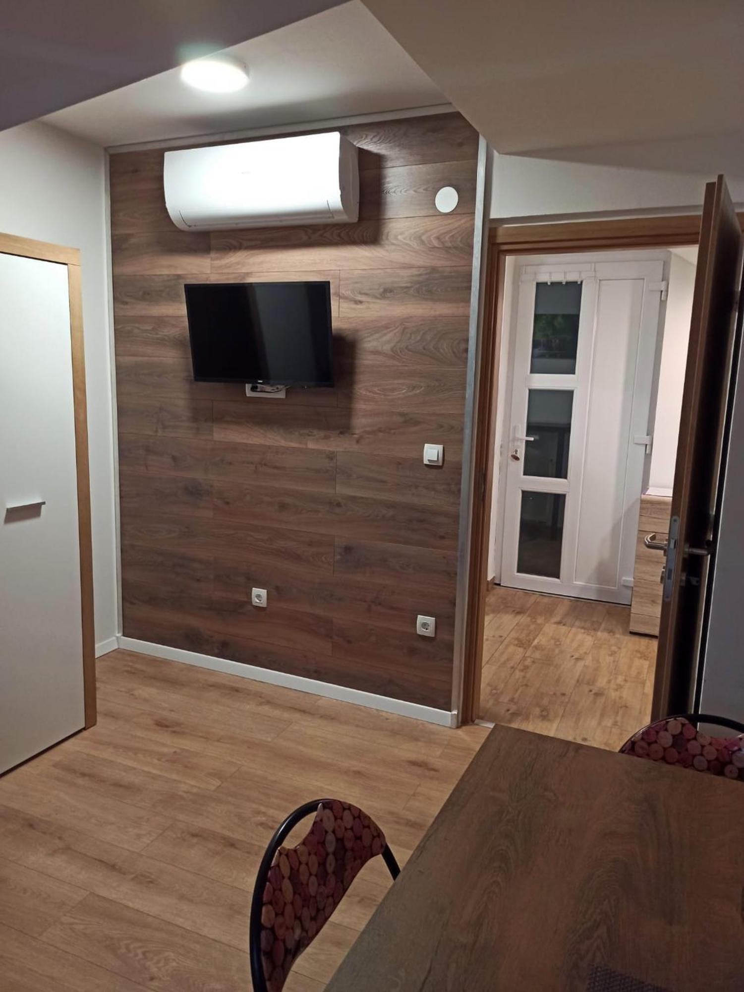 Apartmani Leptir Rakovica Luaran gambar